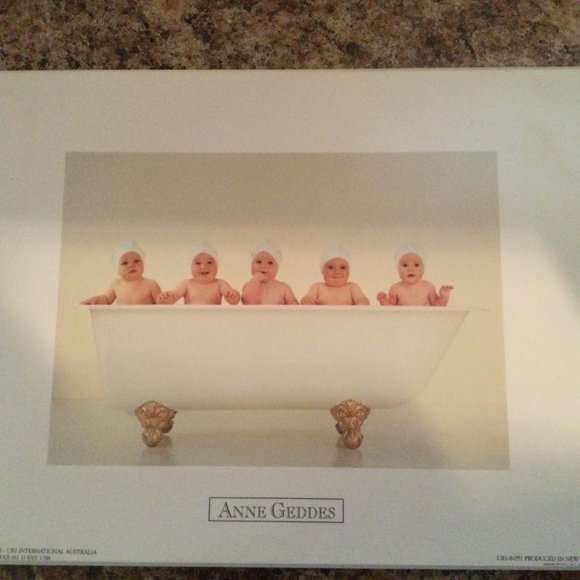 2 small ANNE GEDDES  Wall Hanging Plaque Lot Wood with print babies bathtub - Picture 2 of 6